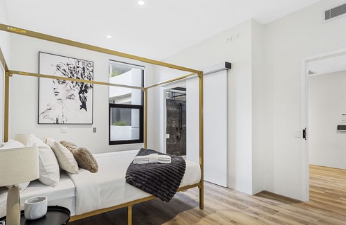 Leederville Apartment | 5 Lush Light Leederville Wheelchair PWD