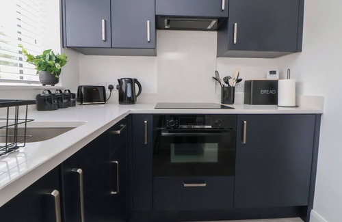 Flint Cottage | 5 MARSH LANE, pet friendly, with open fire in Flint