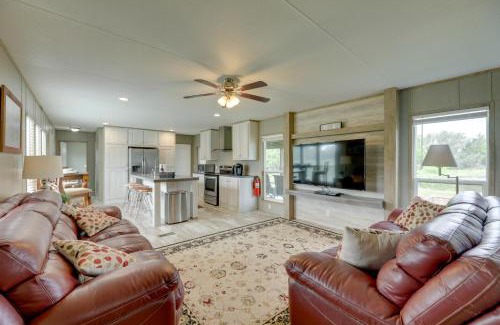 Sublime House | 5 Mi to Splashway Waterpark Cabin in Rock Island