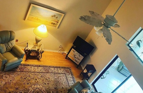 Gleneagles House | 5 miles from downtown Naples 5th Avenue!