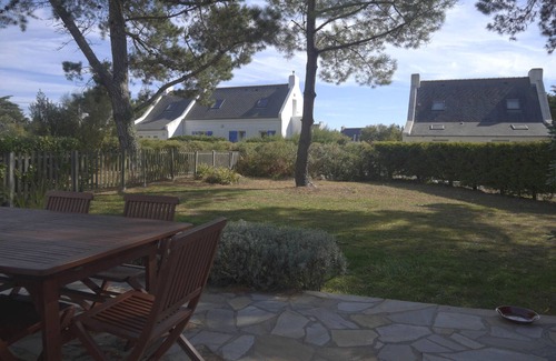 Bangor House | 5-Min Walk to Donnant Beach, Modern House with Garden, No Pets, No Smoking