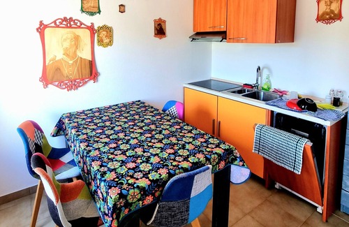 Solanas House | 5 min walk to the beach!Stylish home with views.n