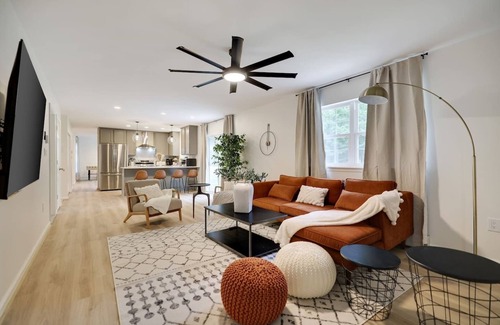 Blakeslee House | 5 mins to Jack Frost-Game Room-Fireplace-Fire Pit
