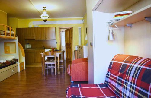 Tache Apartment | 5 Minutes from Monterosa Ski, Small Cottage