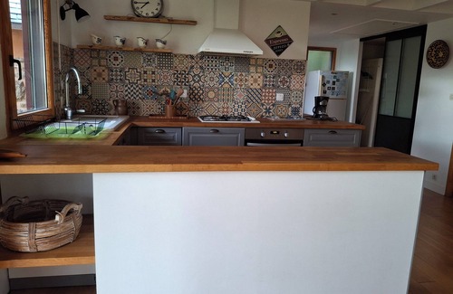 Landunvez House | 5 minutes from a surfing beach, bright and quiet wooden house