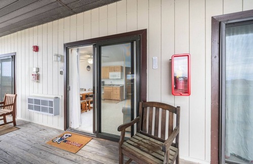 Chincoteague Condo | 5 minutes to Assateague National Seashore!