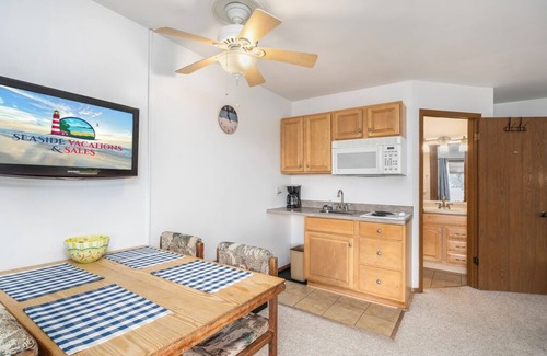 Chincoteague Condo | 5 minutes to Assateague National Seashore!