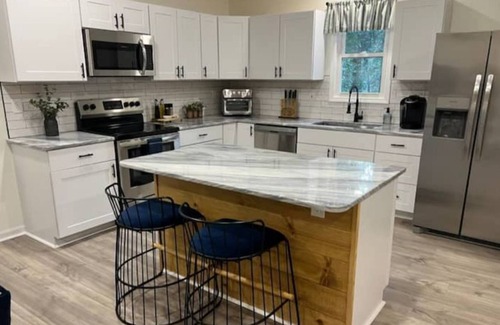 Judson House | 5 minutes to downtown Greenville! Lovely & new 3 bed 2 bath home sleeps 7.