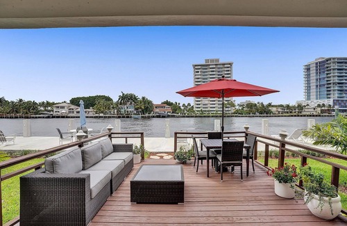 East Fort Lauderdale Condo | 5 minutes to the beach. Watch perfect sunsets and yachts on your private deck.