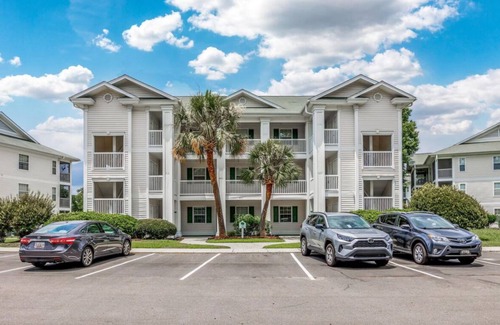 Carolina Forest Apartment | 5 minutes to the beach! Family-size condo with pool & golf.