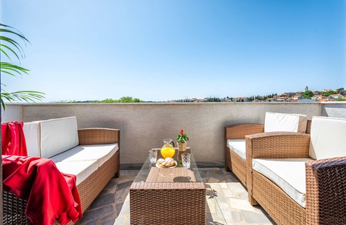 Premantura Apartment | 5 minutes walk from the beach, 2 terraces, wifi