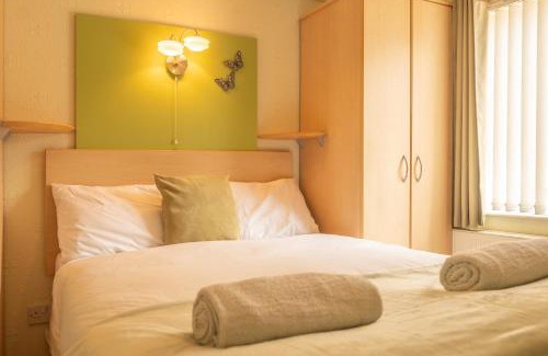 Mullacott House | 5 Ocean View Lodge - 3 Bed-Sleeps 6-TJS5OV
