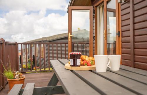 Mullacott House | 5 Ocean View Lodge - 3 Bed-Sleeps 6-TJS5OV