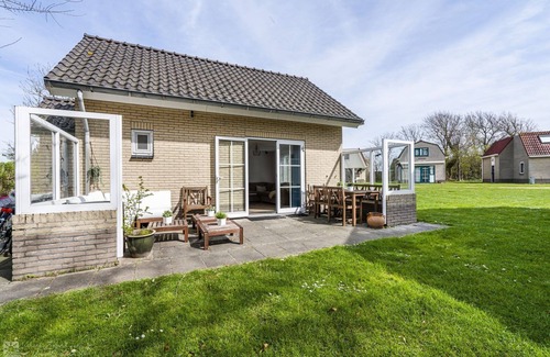 Municipality of Vlissingen House | 5-person holiday home in Vlissingen 2 adults + 3 children or 4 adults