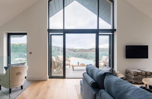 Salcombe House | 5 Spion Lodge