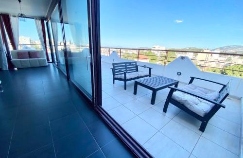 Kropia Apartment | 5-Star feel - Luxury penthouse for 4 with huge balcony & view ,8 min from Athens airport