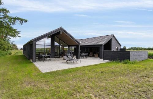 Sømarken House | 5 star holiday home in Aakirkeby