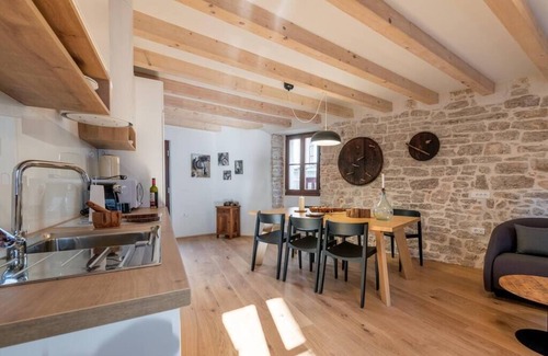 Bale House | 5 star holiday home in the old town of Bale