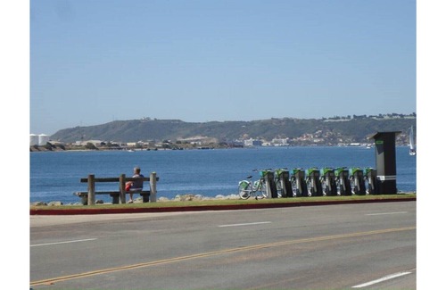 Downtown San Diego House | 5 Star Houseboat (Floating Home) in Beautiful San Diego Bay on Harbor Island!