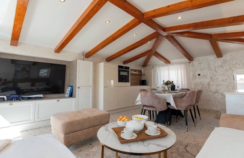 Rab Villa | 5-star luxury villa in the heart of the old town Rab with parking. Pet-friendly!