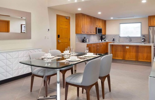 Santa Rosa Apartment | 5 Star Resort w/Luxurious, Gorgeous Suites. Diff size rooms & all inclusive opt