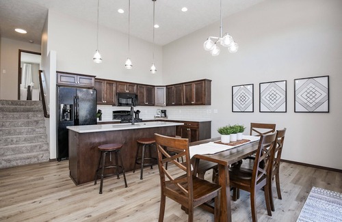 Buffalo Ridge House | 5-Star Townhome (3br/3ba)