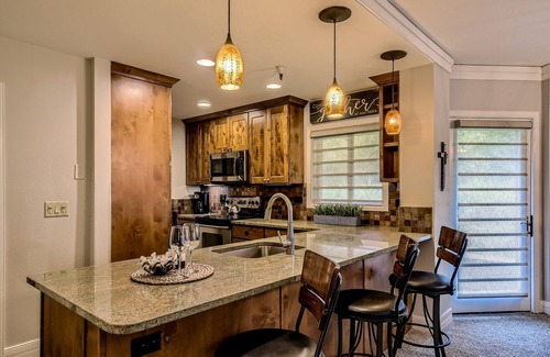 Peak 9 Condo | 5 STAR XMAS DECOR 11/1 SKI In/Out Peak 9 Village @ Breck Pool, hot tubs +