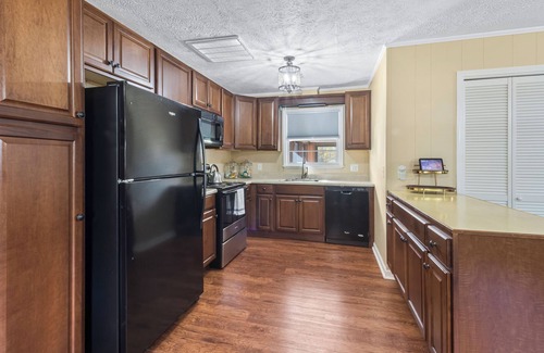 Longs House | 50 ACRE "PRIVATE" FRESH WATER FISHING LAKE