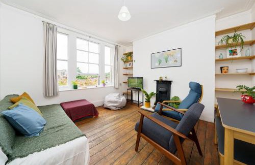 Hackney Central Apartment | 50 meters to the metro