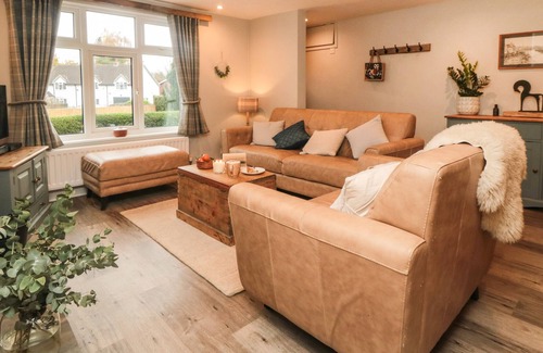 Hutton Rudby Cottage | 50 NORTH END, pet friendly, with open fire in Hutton Rudby