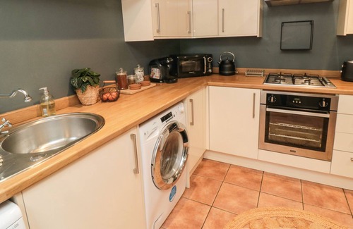 Hutton Rudby Cottage | 50 NORTH END, pet friendly, with open fire in Hutton Rudby