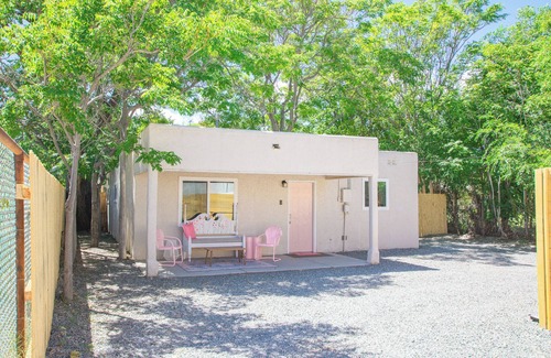Pat Hurley House | 50 Shades of Pink+Hot Tub!