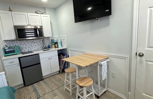 North End Condo | 500 feet from the beach. Chairs umbrella, and Beach tags included.