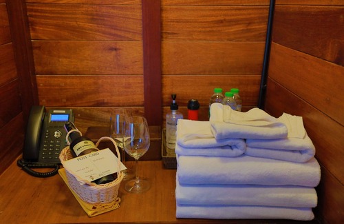 Ban Ta Khun Hotel | 500 Rai Khao Sok Floating Resort