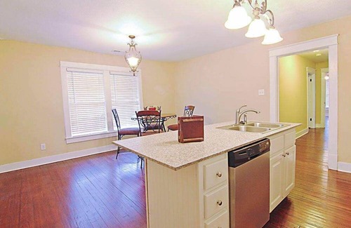 Florence Apartment | 501#A - Historical Downtown w/Modern amenities!