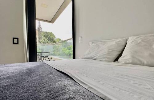 El Castillo Apartment | 502 El Poblado: Beautiful & ample space for families