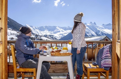 Saint-Jean-d'Arves Apartment | 50m from ski slopes, terrace, balcony, parking, tv, ski locker, 40m², Saint Jean d'Arves