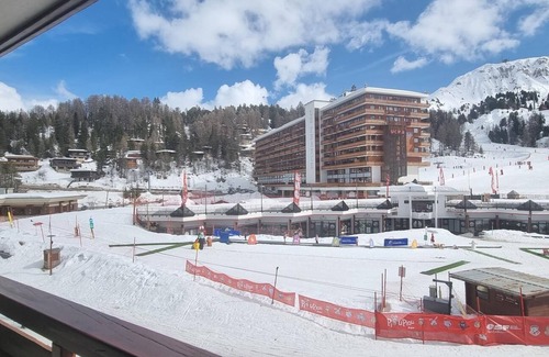 Plagne Centre Apartment | 50m from ski slopes, 2nd floor, view ski slopes, balcony, tv, 50m², La Plagne