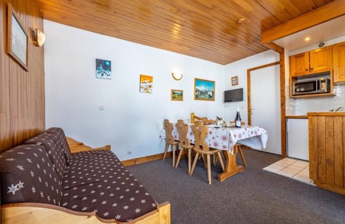 Le Lavachet Apartment | 50m from ski slopes, 4th floor, balcony, tv, ski locker, 35m², Tignes