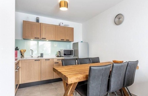 Plagne Centre Apartment | 50m from ski slopes, 5th floor, view mountain, balcony, parking, tv, ski locker, 55m², La Plagne