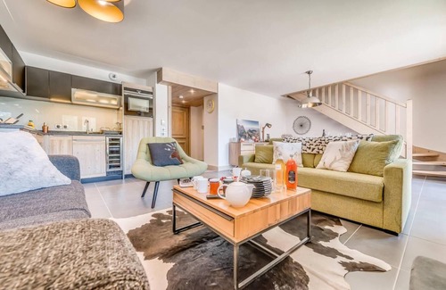 Les Boisses Apartment | 50m from ski slopes, 7th floor, fitness, swimming pool, sauna, hammam, balcony, tv, ski locker, 72m²