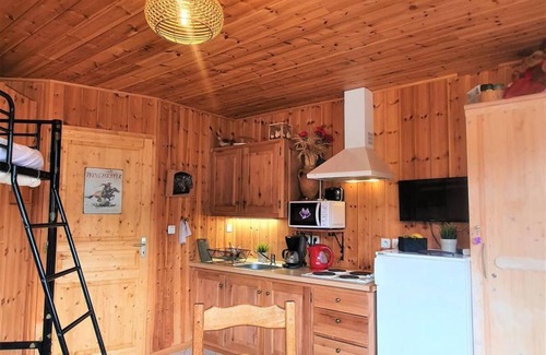 Saint-Etienne-en-Devoluy Apartment | 50m from ski slopes, Ground floor, tv, ski locker, 23m², Superdévoluy