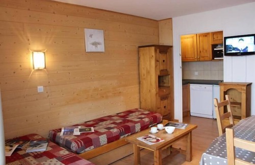 Val-Thorens Apartment | 50m from ski slopes, 5th floor, balcony, tv, ski locker, 34m², Val Thorens
