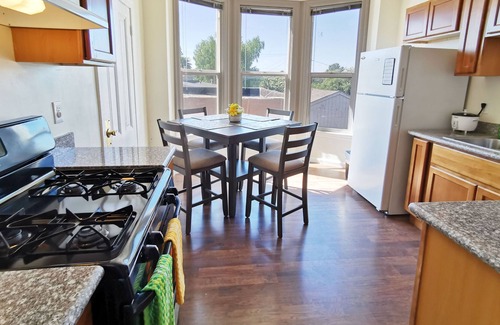 Vallejo House | 510A - 2B1B Apartment near Napa, Six Flags & Freeway