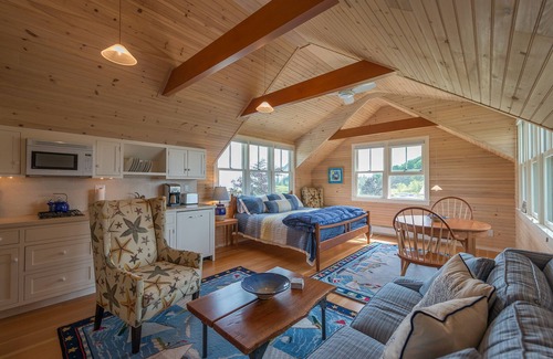 North Haven House | 52 Acre Oceanfront Retreat W/nature Trails And Beaches