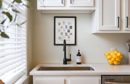 Pittsburgh House | 5211 Penn Ave - Bloomfield