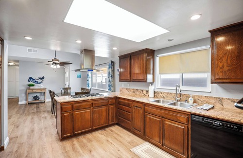 Oxnard Shores House | 5324B - Mandalay Shores Jacuzzi Home