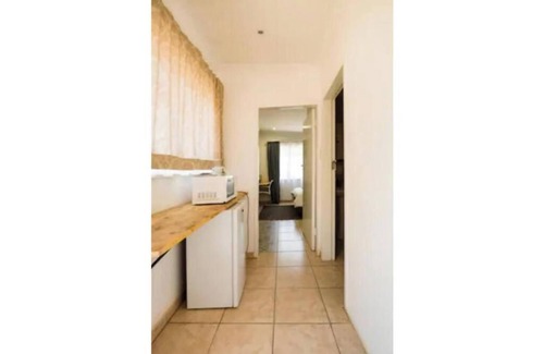 Sunnyside Apartment | 54 Brecher King Studio