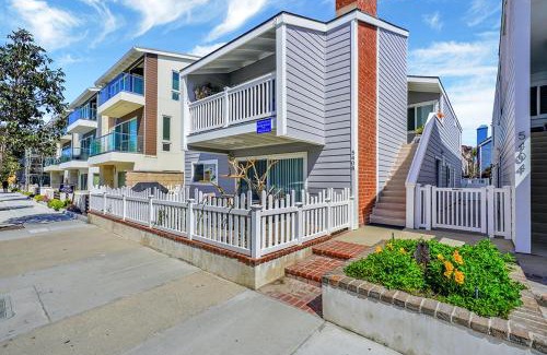 Santa Ana Heights House | 5408 Seashore Dr A