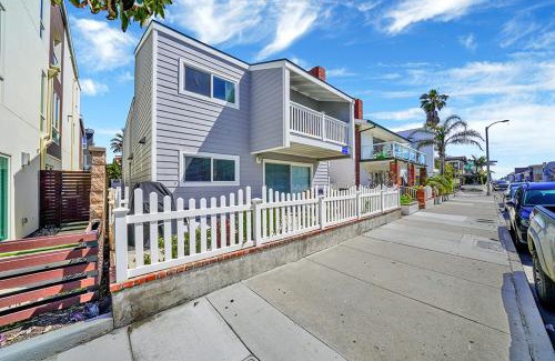 Santa Ana Heights House | 5408 Seashore Dr A